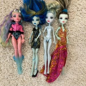 Monster High Dolls lot of 4
